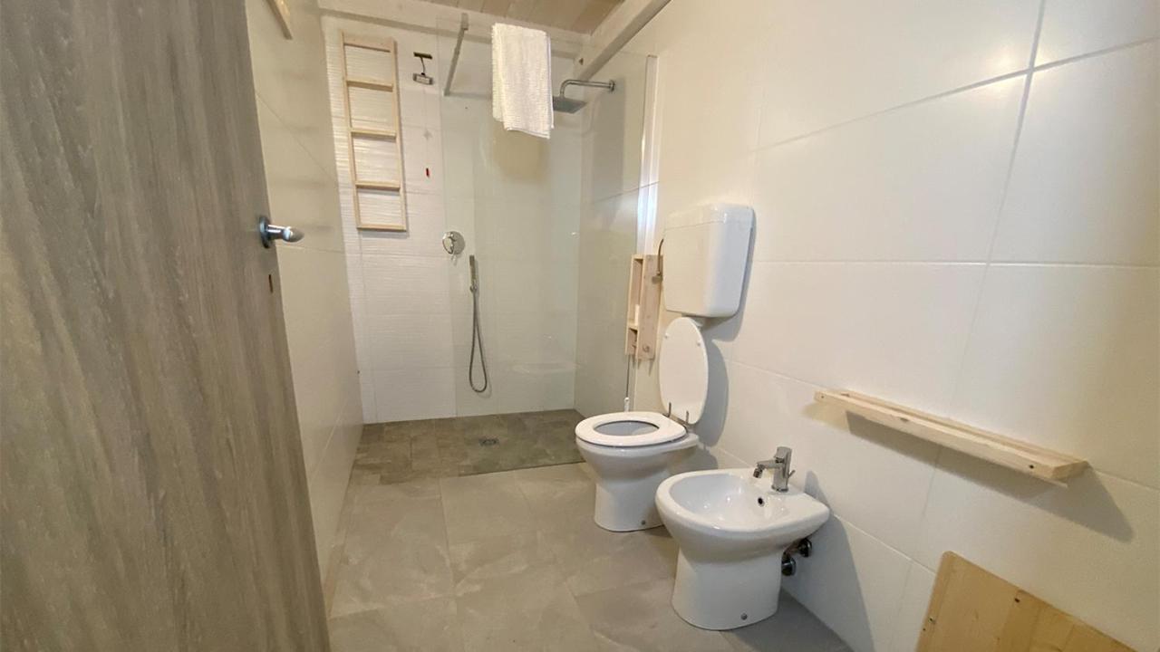 I Tre Schen Hotell Calasetta Eksteriør bilde